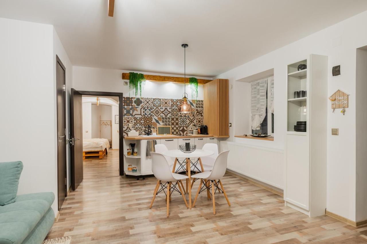 Cozee Studio - In Inima Brasovului Exteriér fotografie